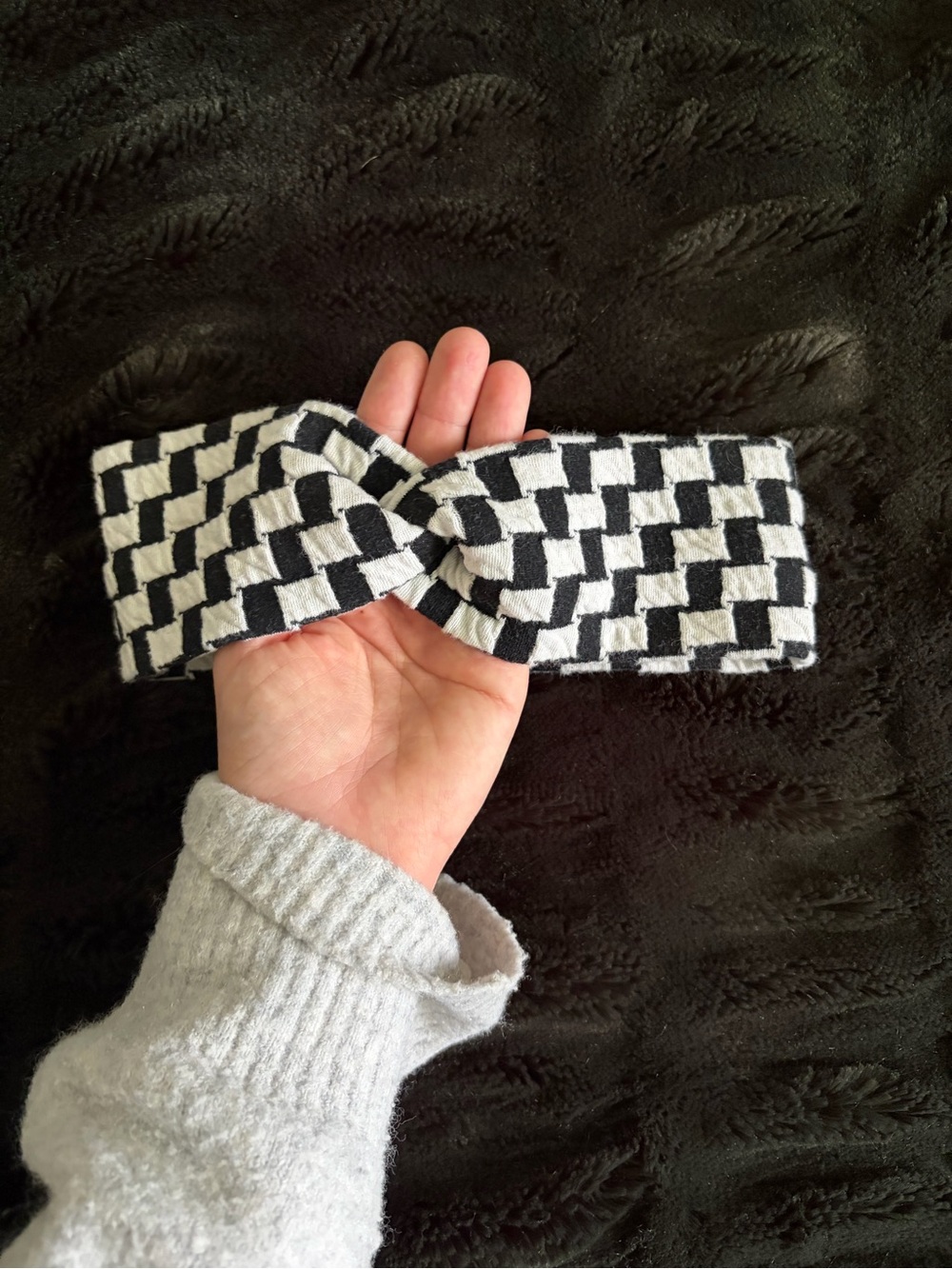 Black and White Checker Knit Headband
